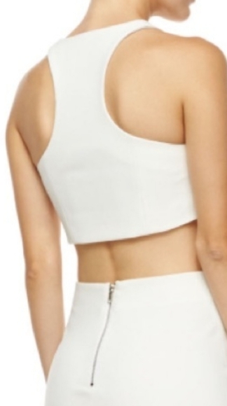 Elisabeth and James white vest - Picture 2 of 8